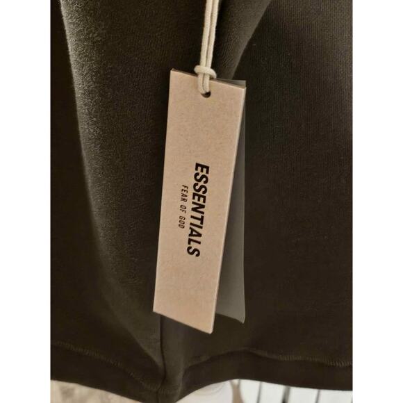 FEAR OF GOD ESSENTIALS RELAXED CREWNECK SWEATSHIRT OFFBLACK SIZE MEDIUM OVERSIZE - Picture 7 of 10
